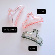 Load image into Gallery viewer, Pink Translucent Hair Claw
