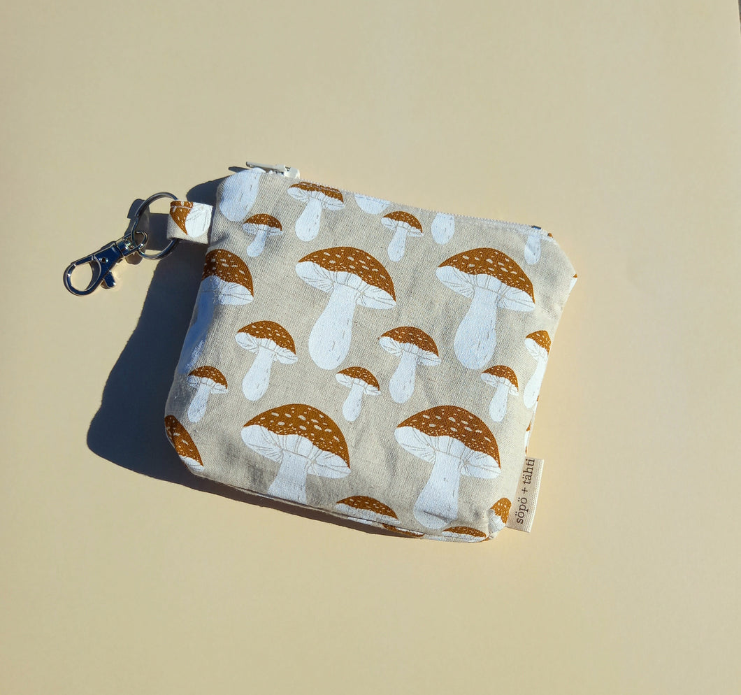 Mushroom Zipper Pouch, Coin Purse, Accessory Wallet / by Söpö + Tähti